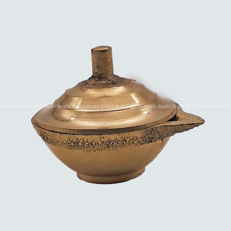 Oil Lamp Small (Brass) - 1''x2''